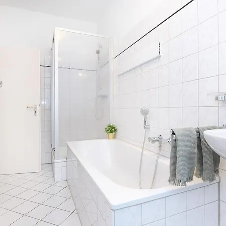 Modern & Stylish For 3: Smart Tv Apartment Essen Exterior photo