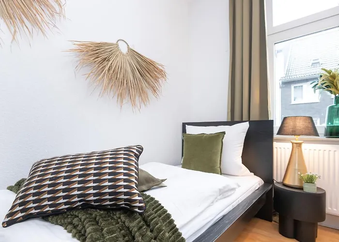 Modern & Stylish For 3: Smart Tv