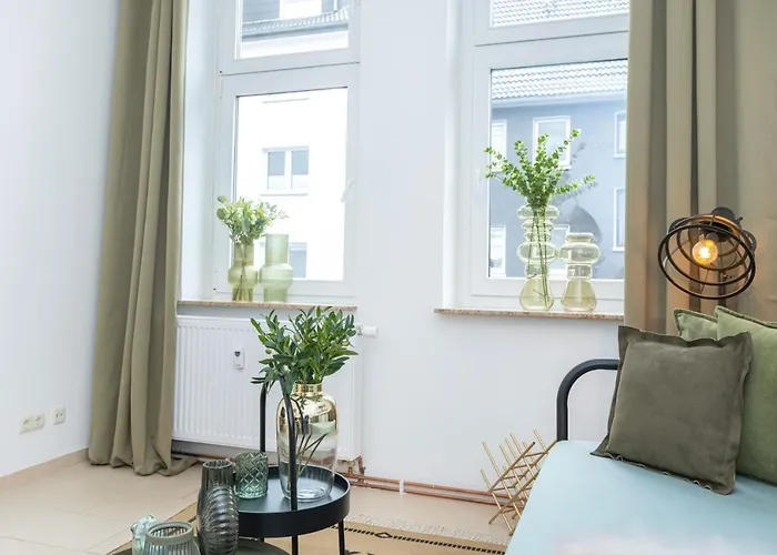 Modern & Stylish For 3: Smart Tv