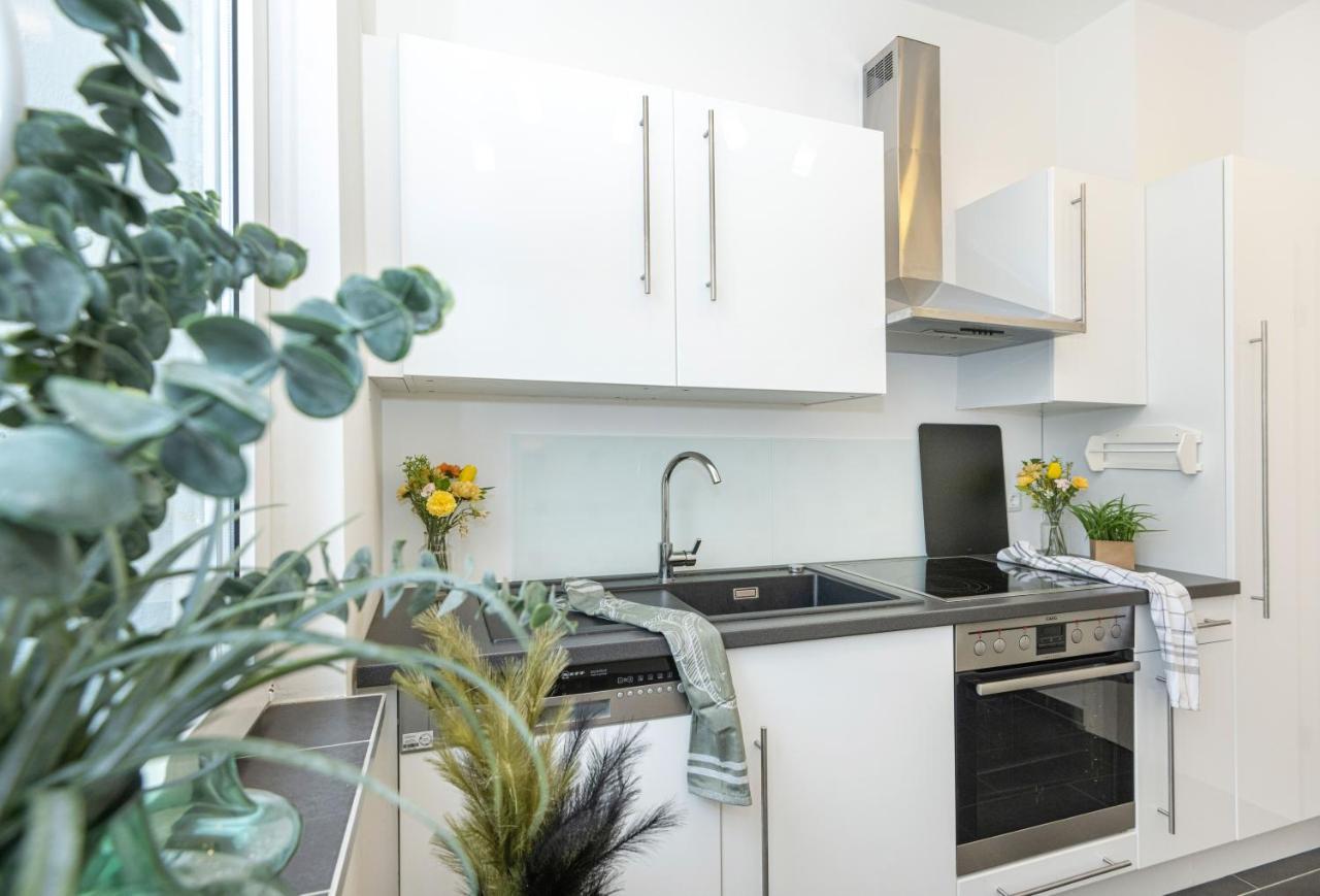 Modern & Stylish For 3: Smart Tv Apartment *