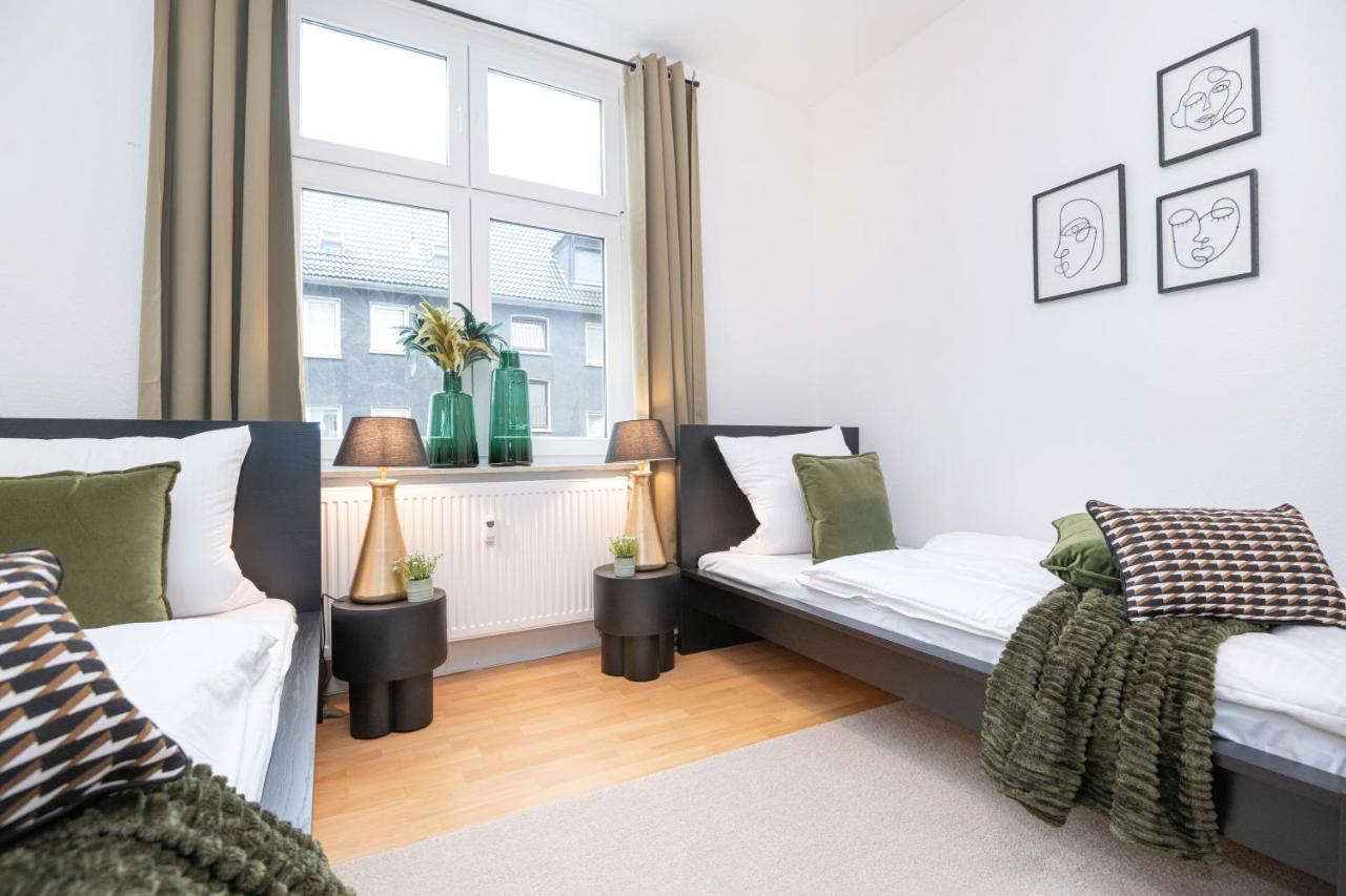 Modern & Stylish For 3: Smart Tv Apartment Essen